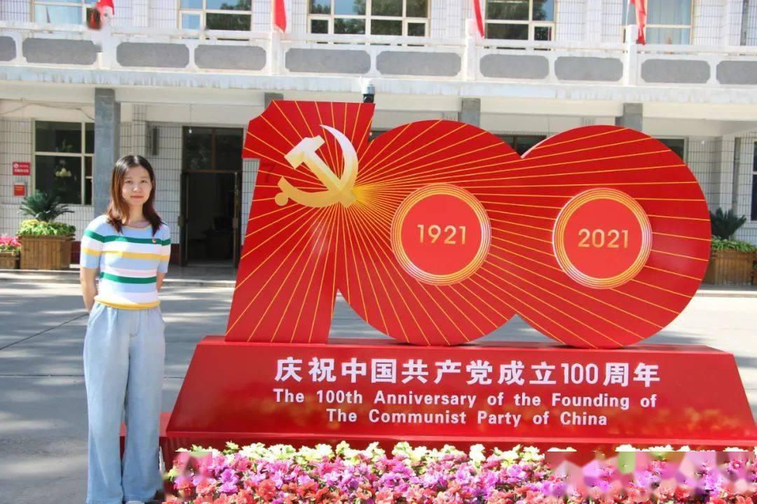 社区上门服务 为老年人理发