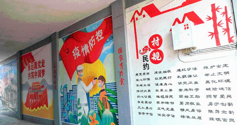 逃离废弃的卡车场