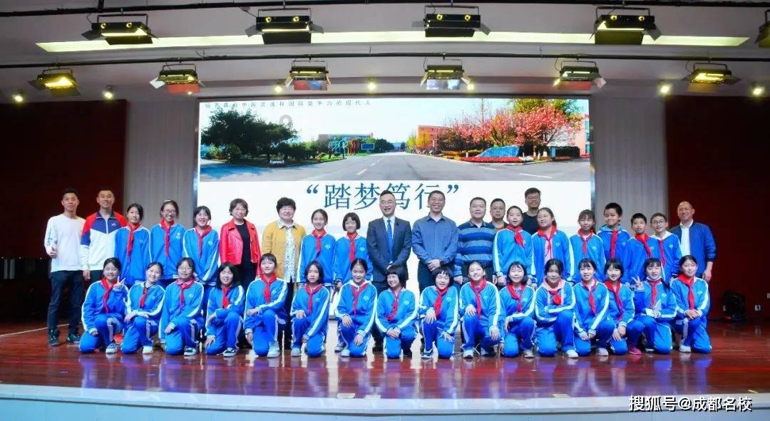 为什么女生爱胡思乱想。游戏画面